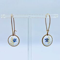Alternative view of Boucles d'oreilles fleur bleu