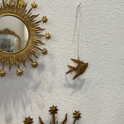 Alternative view of Petit Pendentif Hirondelle