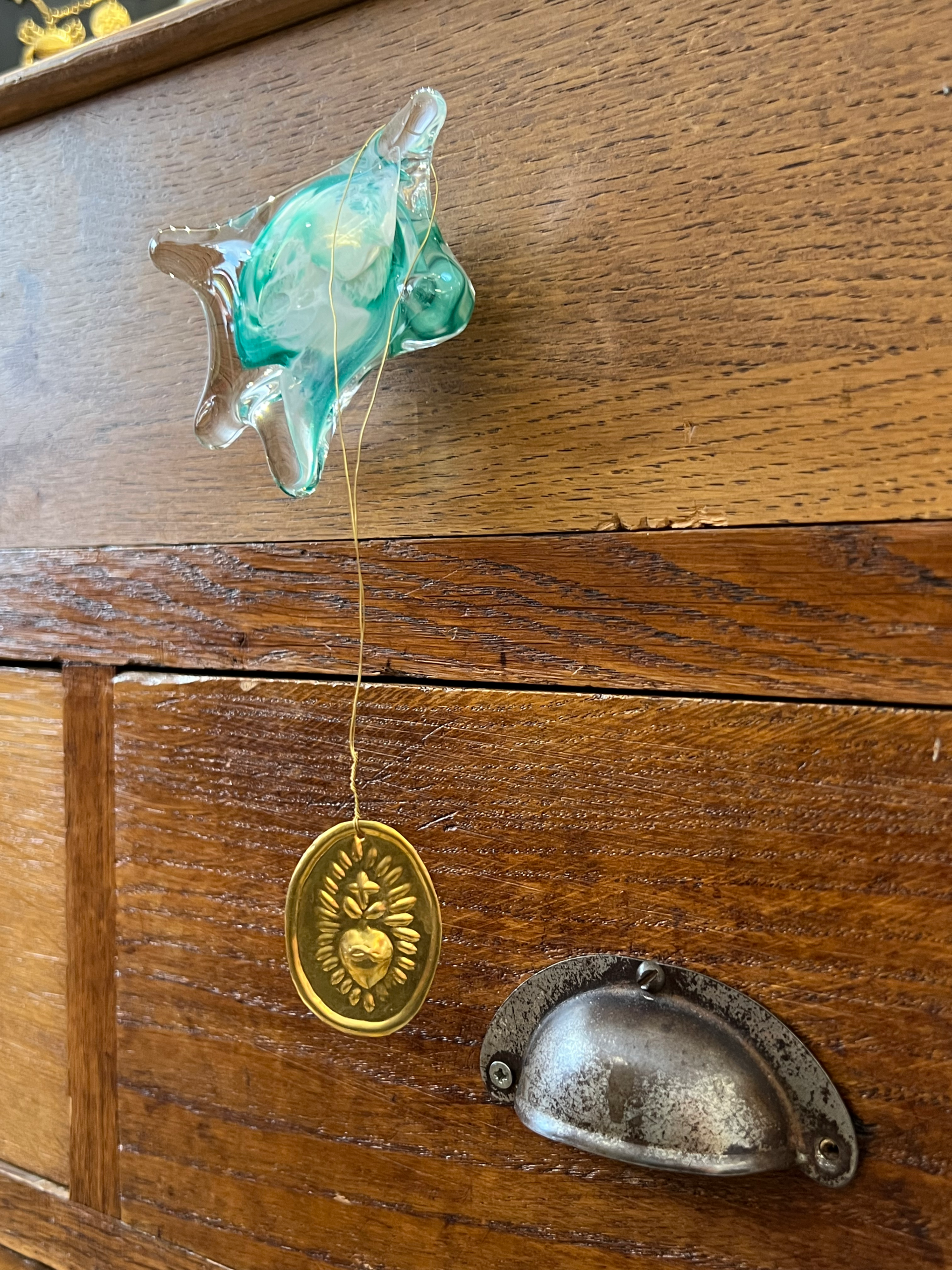 Petit pendentif médaille cœur – Image 2