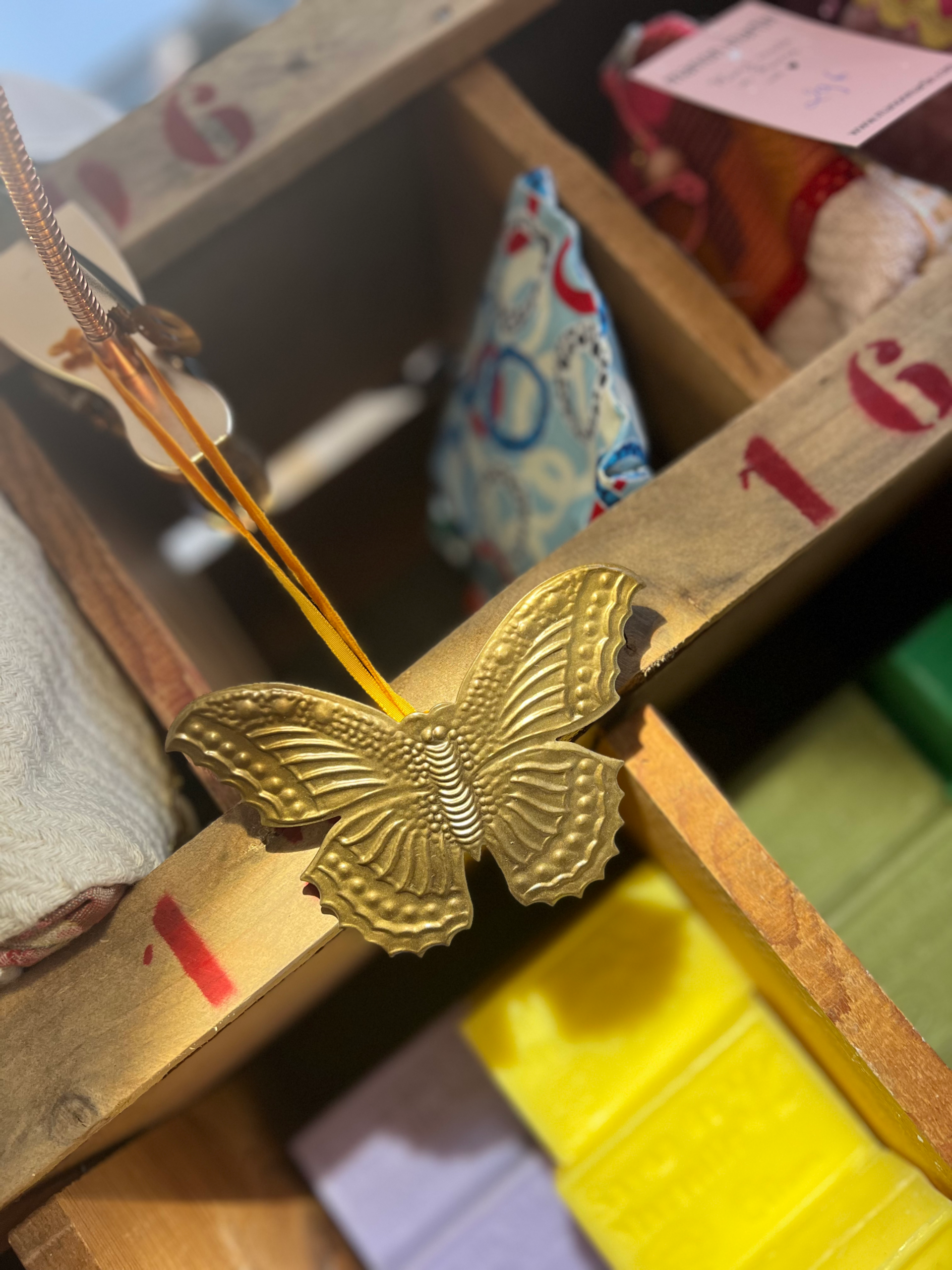 Pendentif Papillon en laiton – Image 2