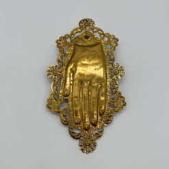 Pendentif mural main en dentelle