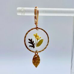 Alternative view of Boucles d'oreilles fleur jaune